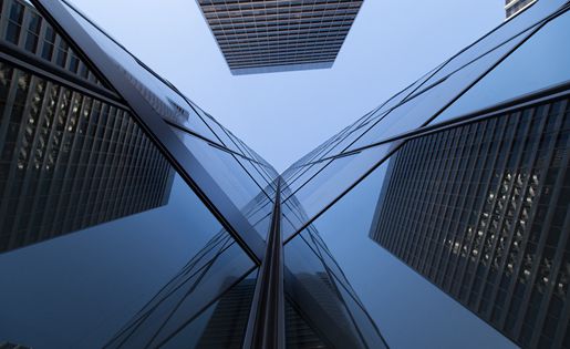 中诚信将恒大主体及债券列入信用观察名单，两债券应声下跌凸显市场担忧